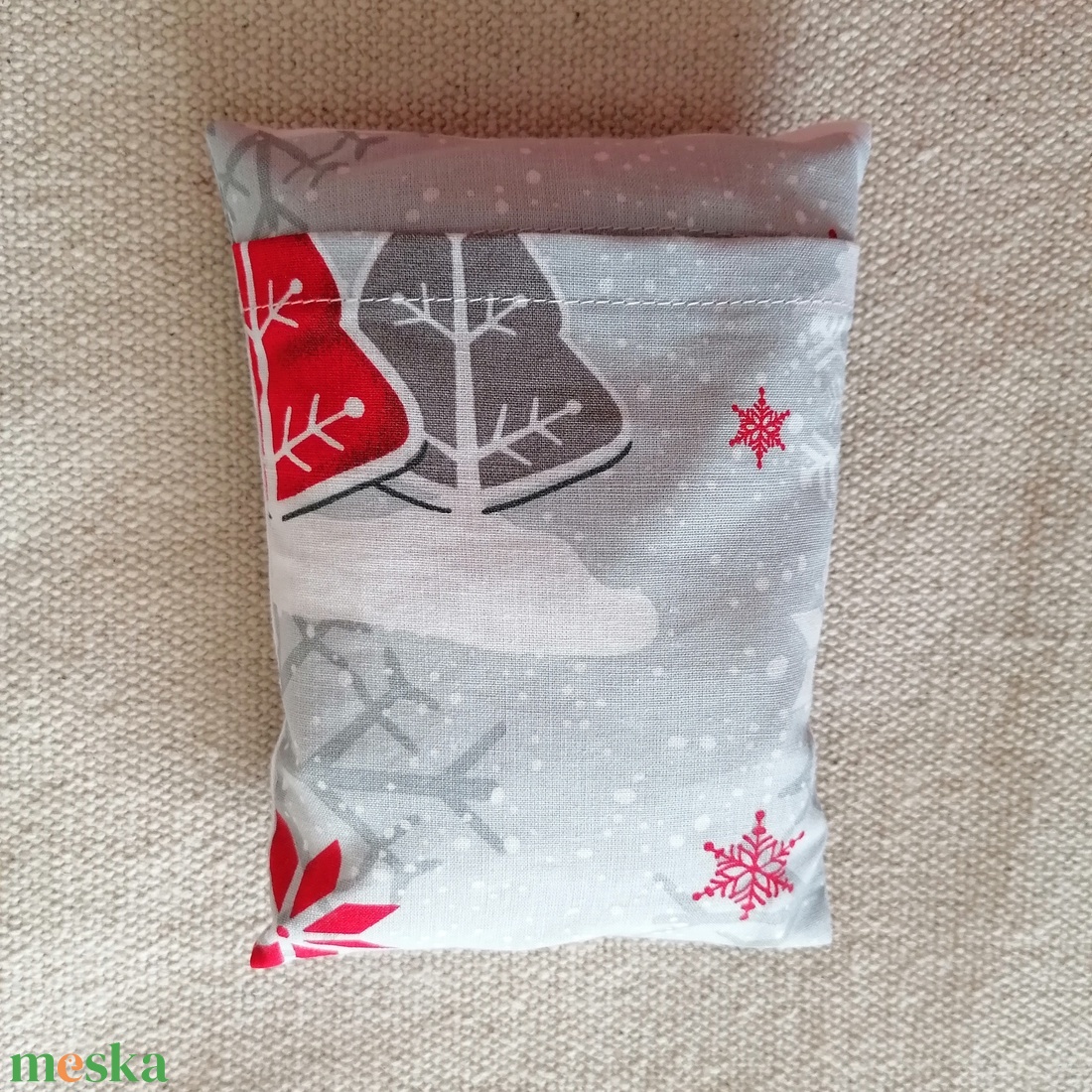 Manó mintás meggymag párna - szépségápolás - egészségmegőrzési kellékek - meggymagpárna - Meska.hu