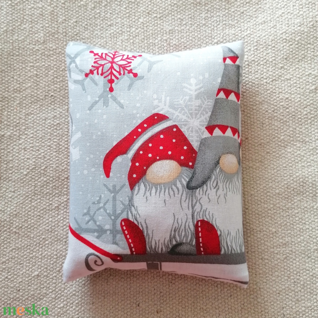Manó  és rénszarvas mintás meggymag párna - szépségápolás - egészségmegőrzési kellékek - meggymagpárna - Meska.hu