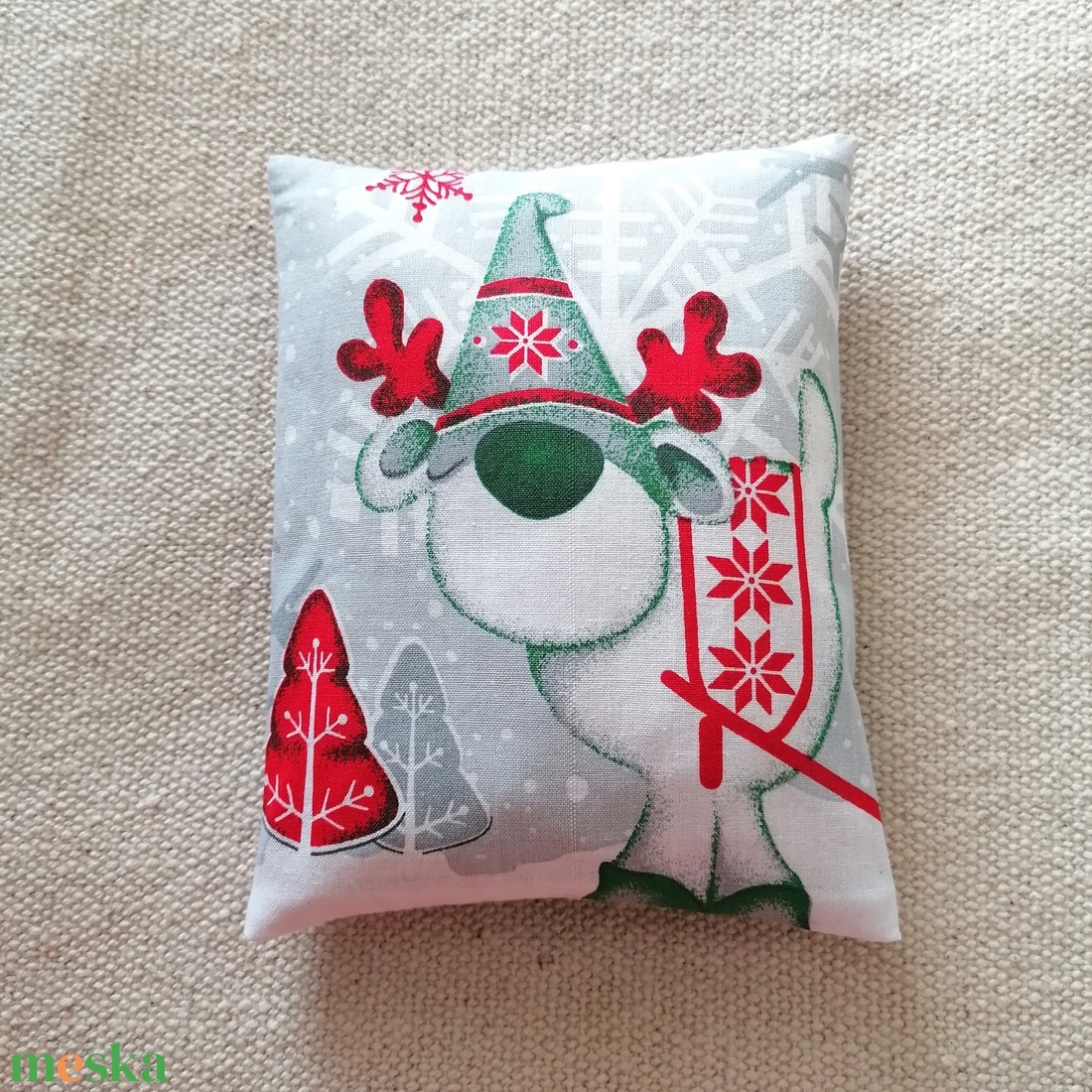 Manó  és rénszarvas mintás meggymag párna - szépségápolás - egészségmegőrzési kellékek - meggymagpárna - Meska.hu