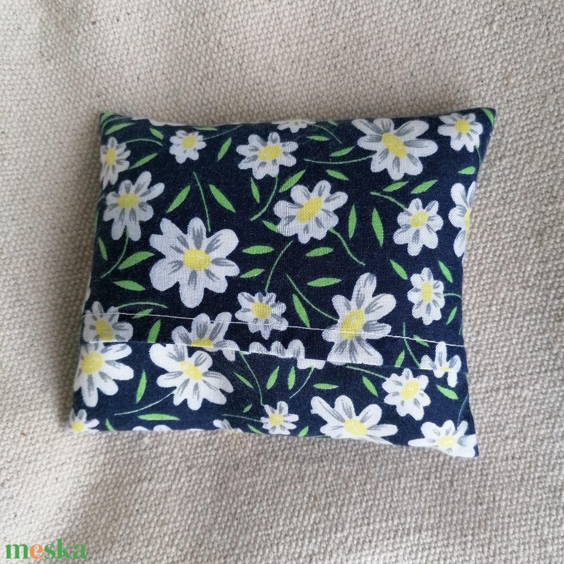 Virágmintás meggymag párna - szépségápolás - egészségmegőrzési kellékek - meggymagpárna - Meska.hu