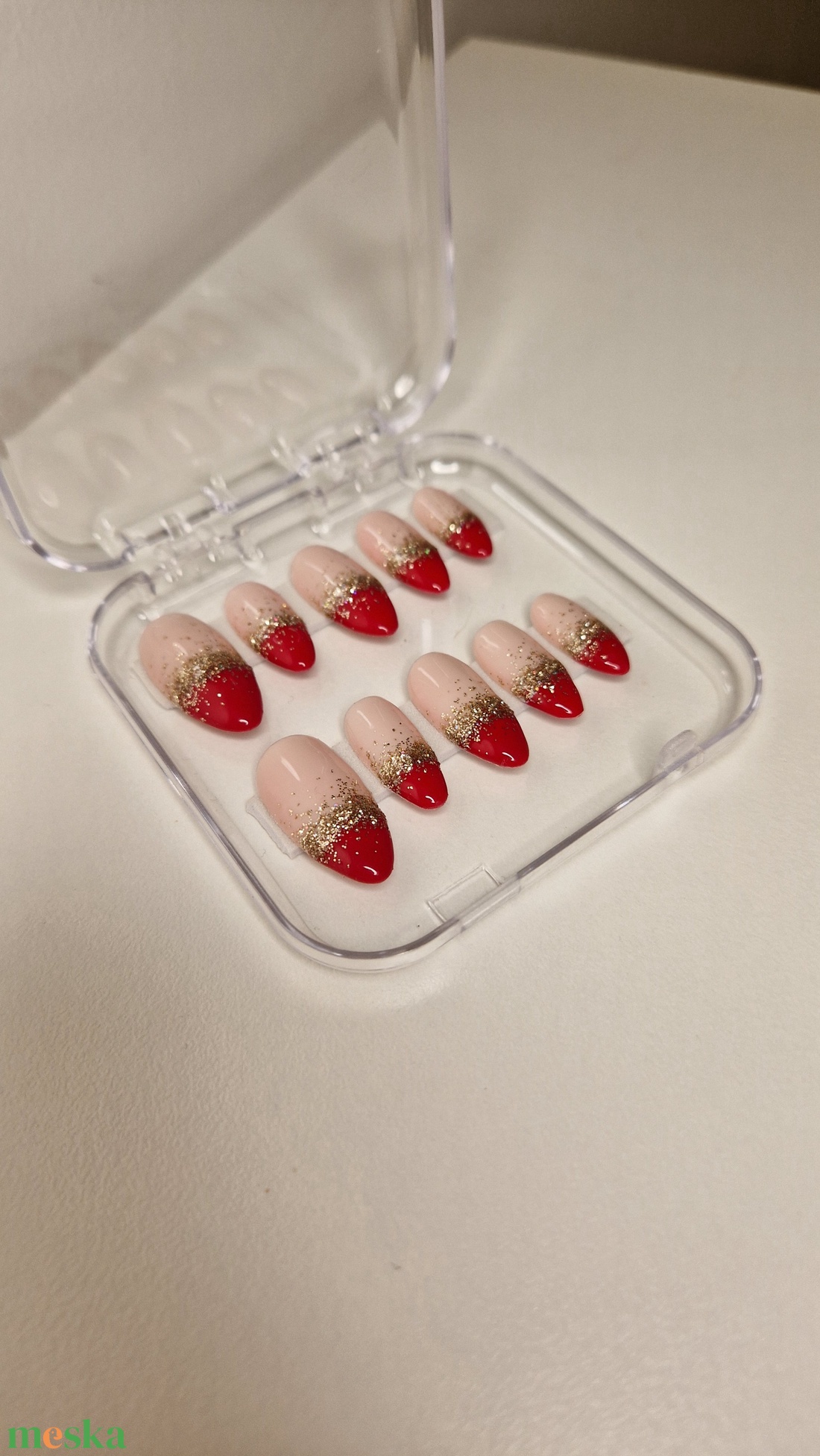 Kézzel készített, egyedi press-on körömök (piros-csillogós ombre) - szépségápolás - testápolás - kéz- és lábápolás - Meska.hu