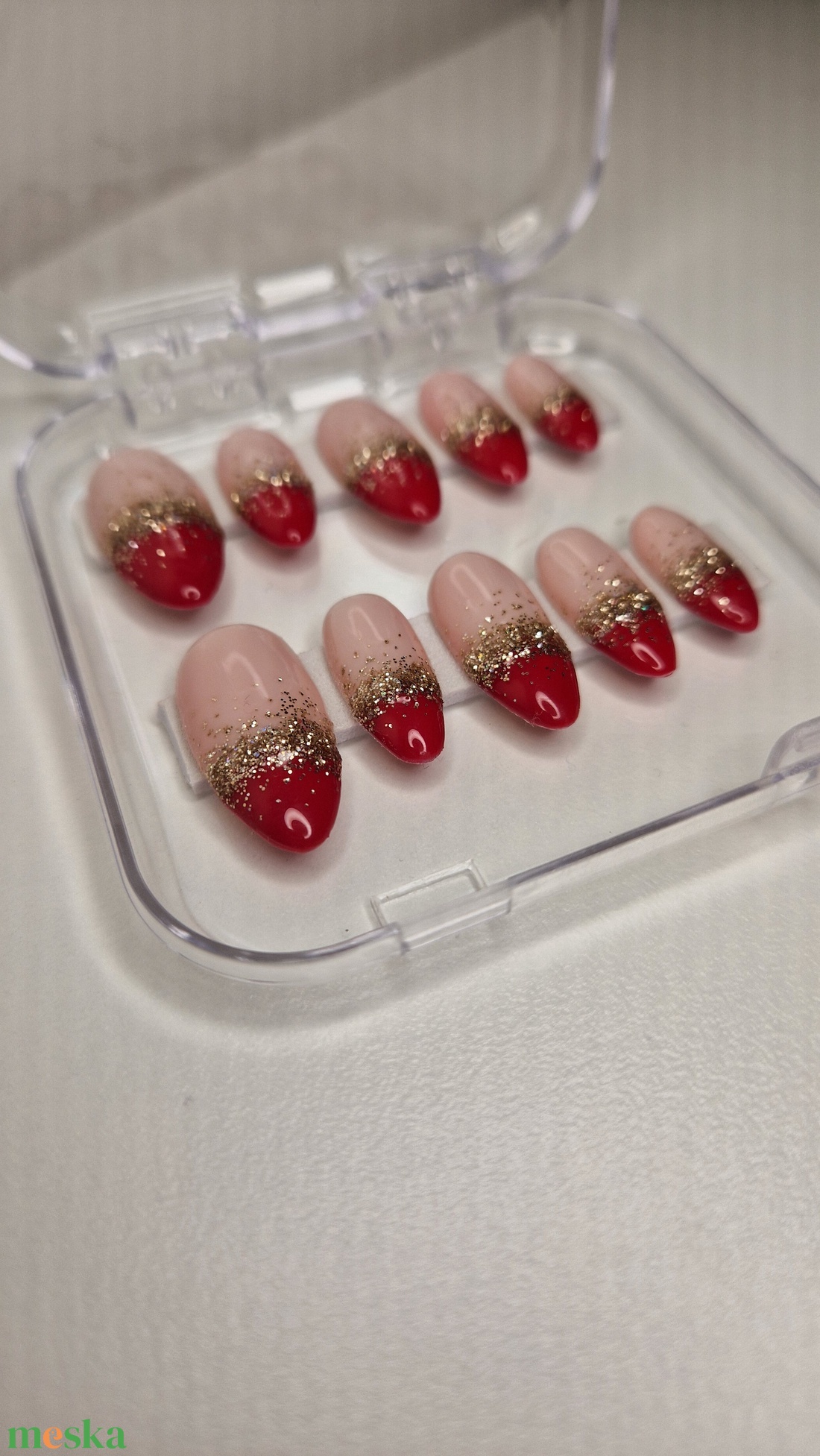 Kézzel készített, egyedi press-on körömök (piros-csillogós ombre) - szépségápolás - testápolás - kéz- és lábápolás - Meska.hu
