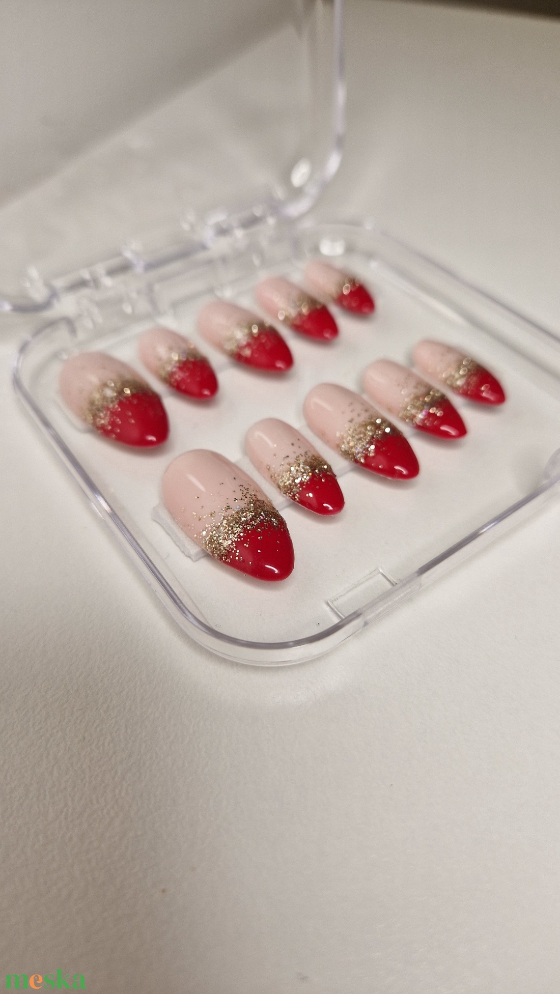 Kézzel készített, egyedi press-on körömök (piros-csillogós ombre) - szépségápolás - testápolás - kéz- és lábápolás - Meska.hu