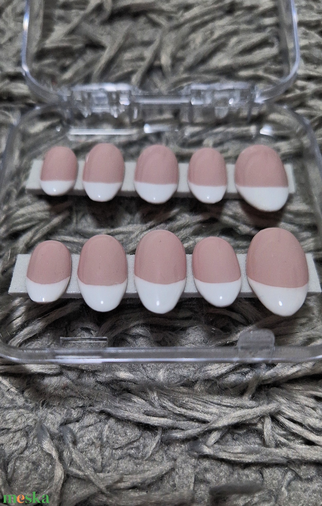 Kézzel készített, egyedi press-on körömök (francia) - szépségápolás - testápolás - kéz- és lábápolás - Meska.hu