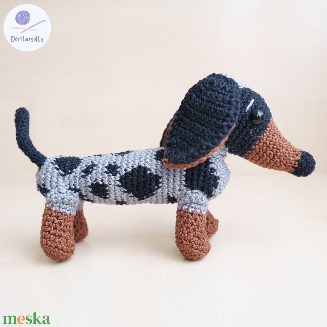 Horgolt tacskó (by Little Bichons) - játék & sport - plüssállat & játékfigura - kutya - Meska.hu