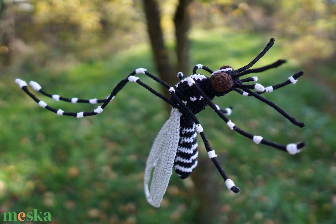 Horgolt ázsiai tigrisszúnyog (Aedes albopictus) - játék & sport - plüssállat & játékfigura - más figura - Meska.hu