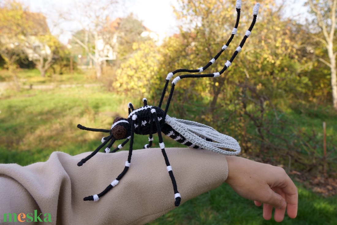 Horgolt ázsiai tigrisszúnyog (Aedes albopictus) - játék & sport - plüssállat & játékfigura - más figura - Meska.hu