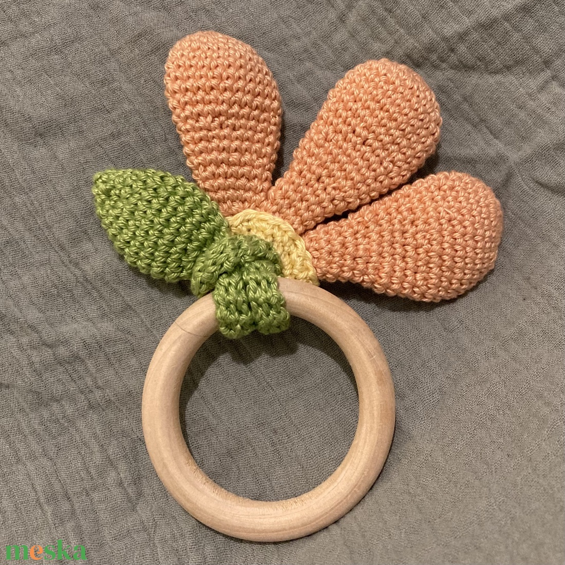 Horgolt virágos rágóka - baba - mama - baba játékok - csörgő - Meska.hu
