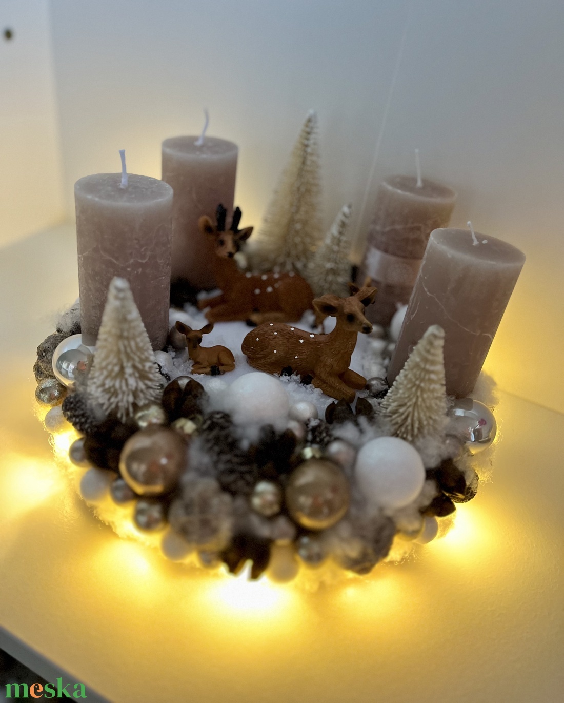 Adventi asztaldísz szőrmés alapra-őzike család - karácsony - adventi díszek - adventi asztaldísz - Meska.hu