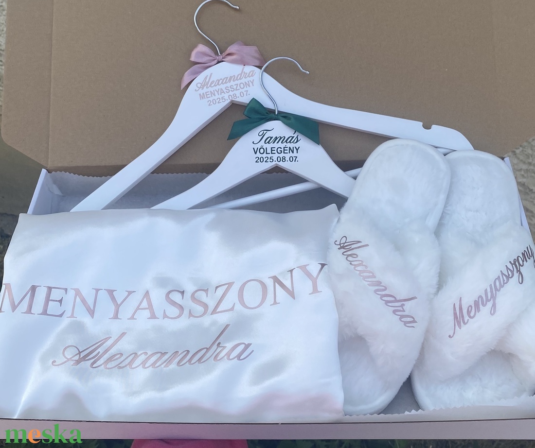 Esküvői köntös szett papuccsal - esküvő - kiegészítők - esküvői köntös - Meska.hu Esküvői köntös szett papuccsal - esküvő - kiegészítők - esküvői köntös - Meska.hu