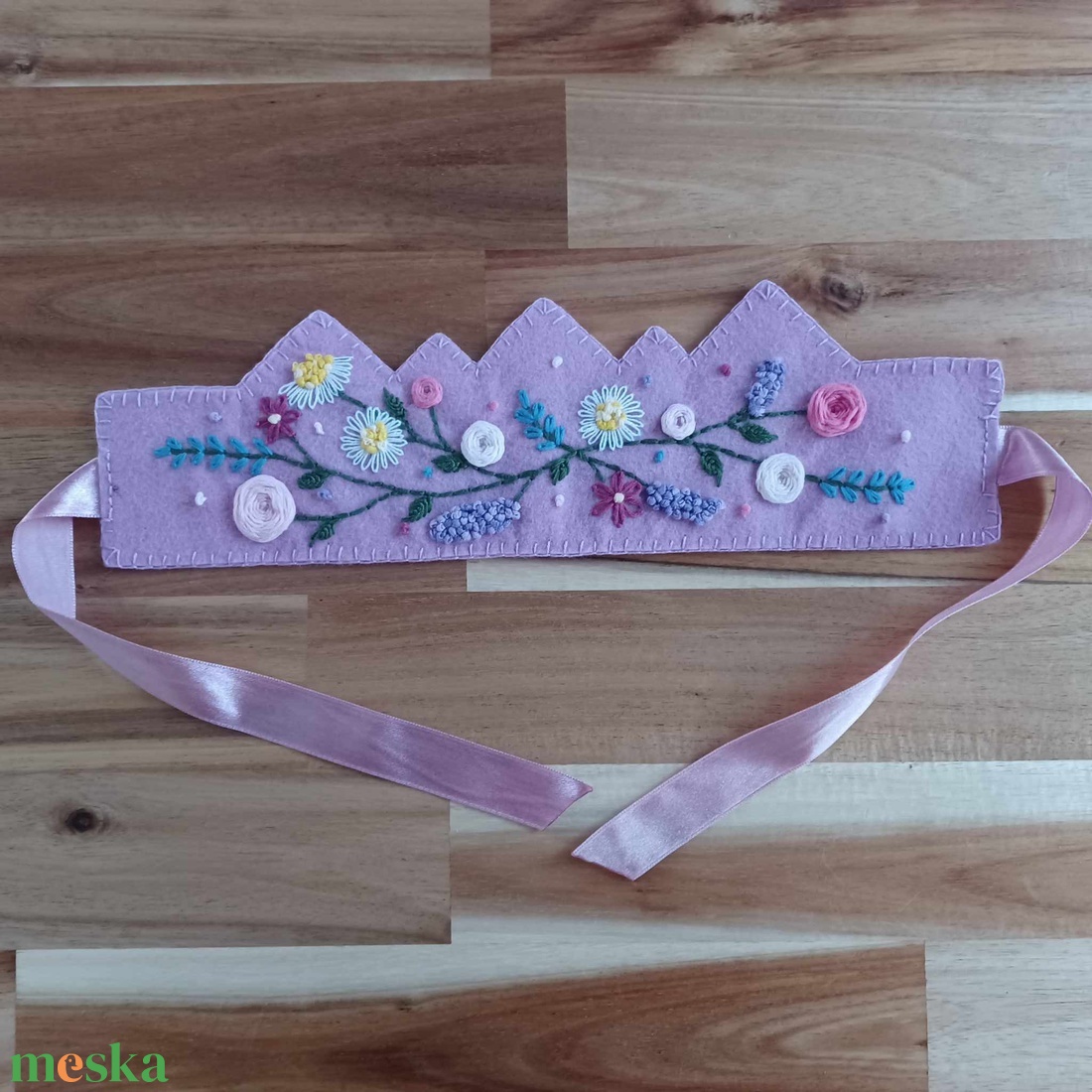 Virágos hímzett filc korona - ruha & divat - hajdísz & hajcsat - hajdísz - Meska.hu