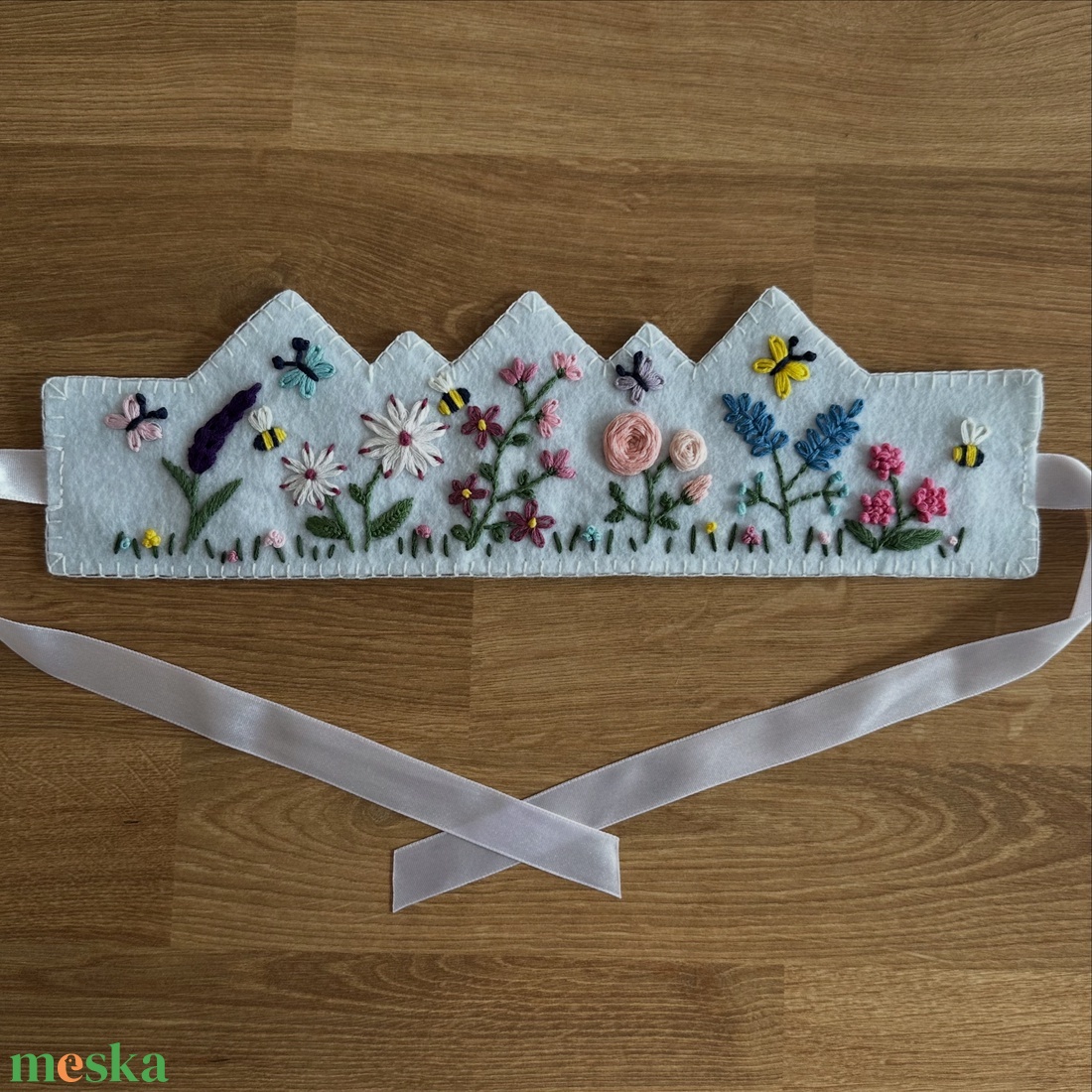 Hímzett filc korona - ruha & divat - hajdísz & hajcsat - hajdísz - Meska.hu