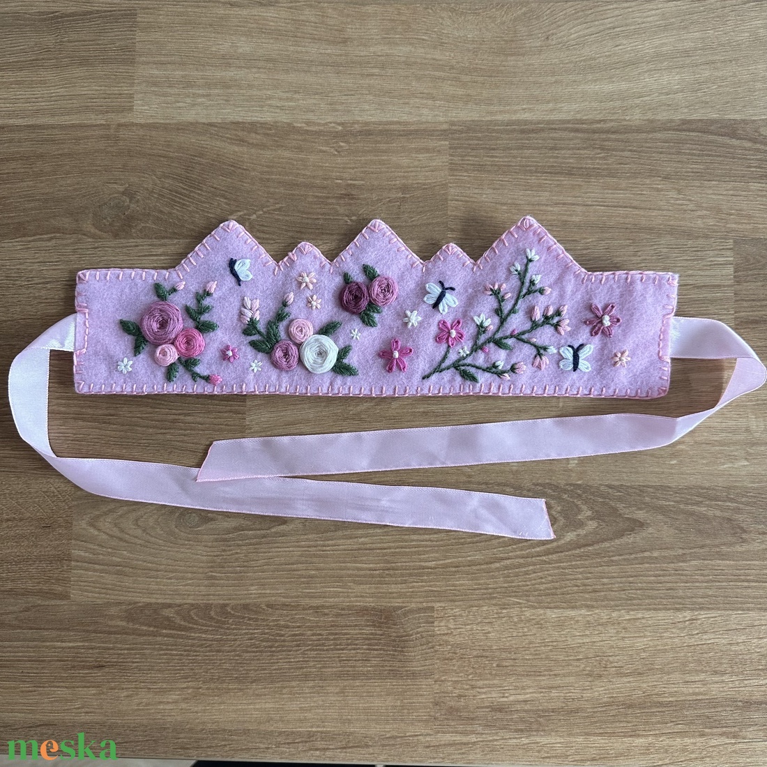 Hímzett filc korona - ruha & divat - hajdísz & hajcsat - hajdísz - Meska.hu