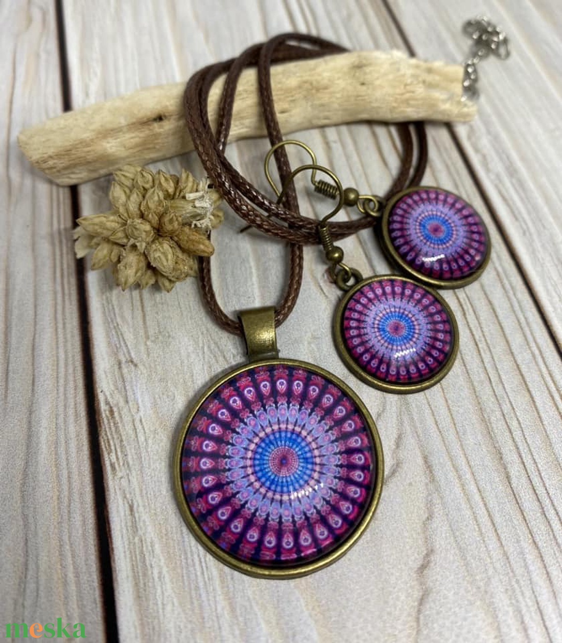 Mandala mintás nyaklánc és fülbevaló (üveglencsés) - ékszer - ékszerszett - Meska.hu Mandala mintás nyaklánc és fülbevaló (üveglencsés) - ékszer - ékszerszett - Meska.hu