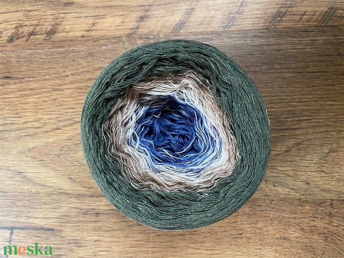 Horgolt kendők különböző színkombinációkban - ruha & divat - női ruha - poncsó - Meska.hu