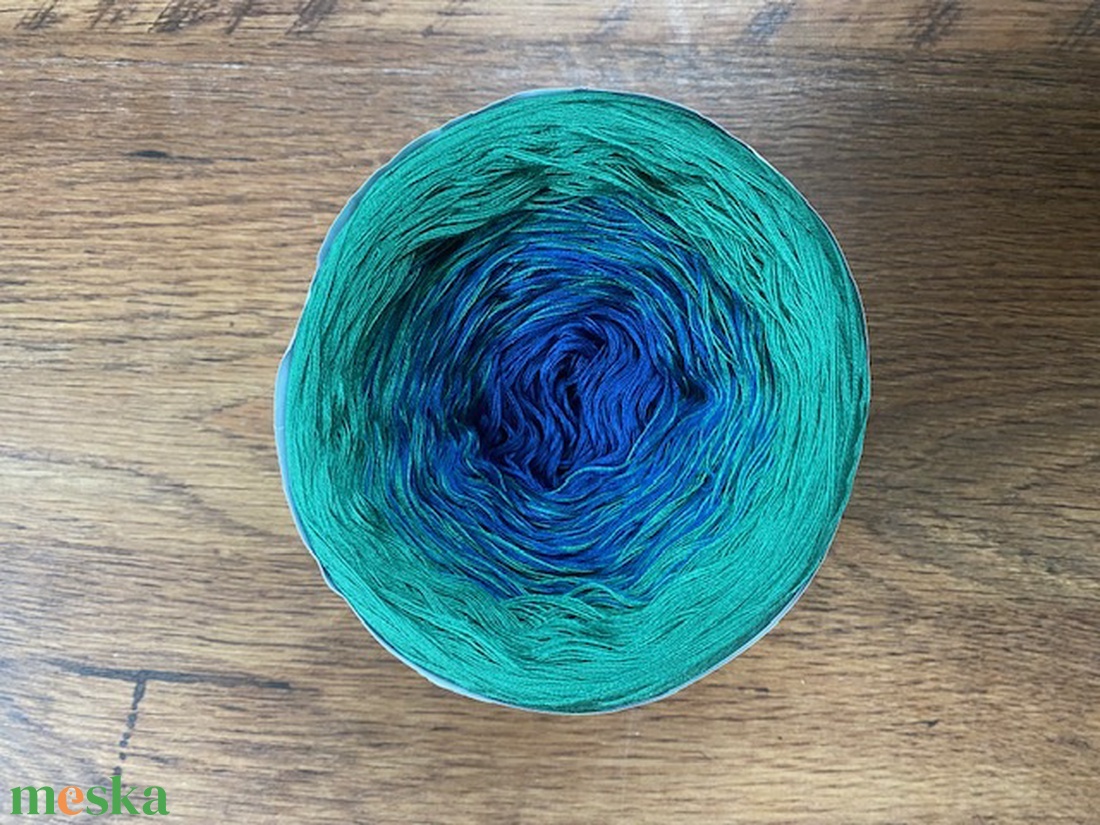 Horgolt kendők különböző színkombinációkban - ruha & divat - női ruha - poncsó - Meska.hu