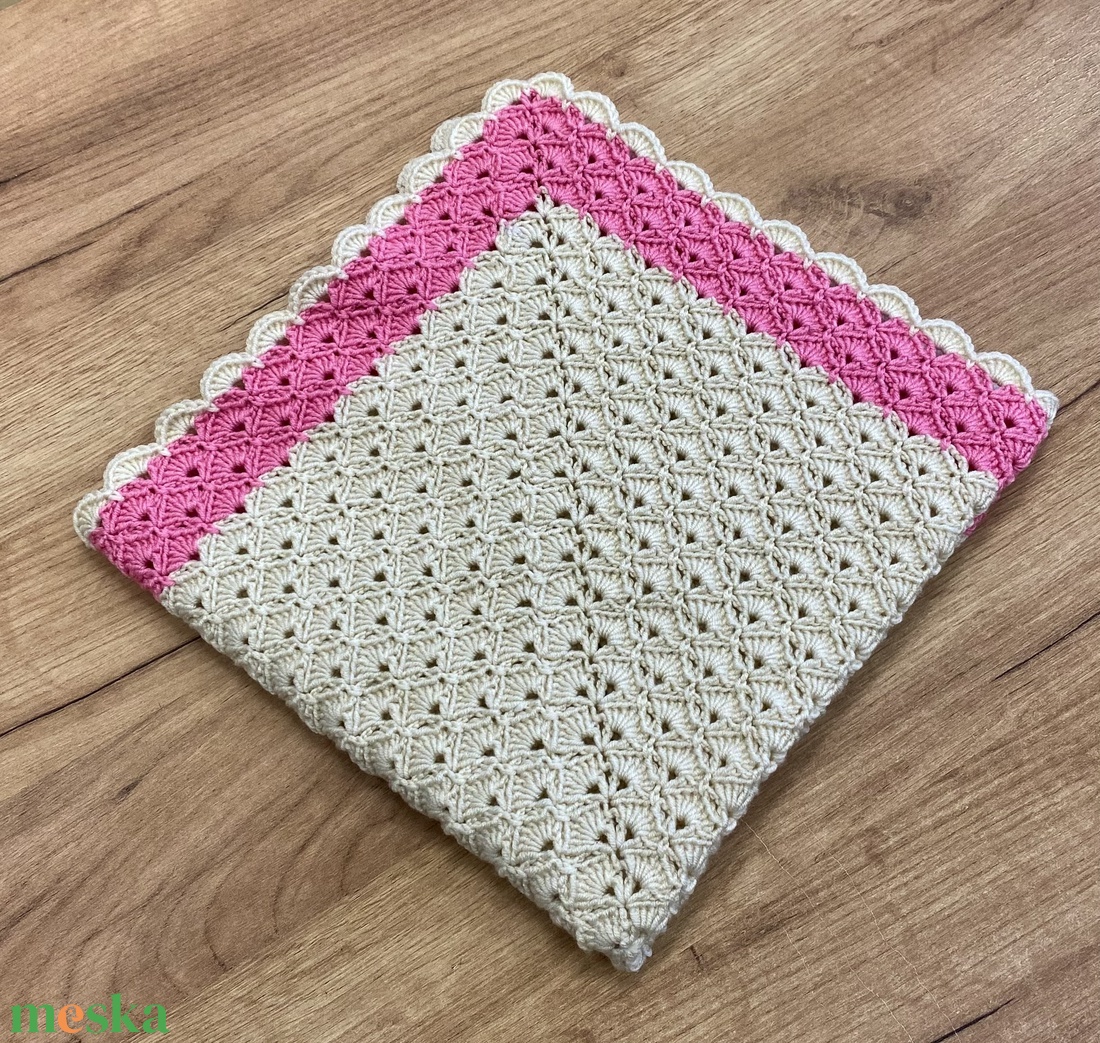 Horgolt banatakaró - puha ölelés a mindennapokra - otthon & életmód - babaszoba, gyerekszoba - babatakaró, gyerek pléd - Meska.hu