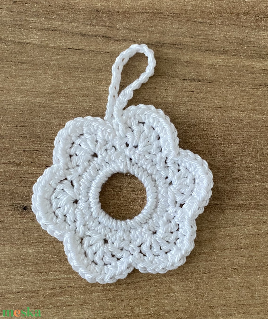 Horgolt karácsonyi virág  Kézzel készített csodavirág dísz vagy ajándékkísérő - karácsony - karácsonyi lakásdekoráció - karácsonyi lakásdíszek - Meska.hu