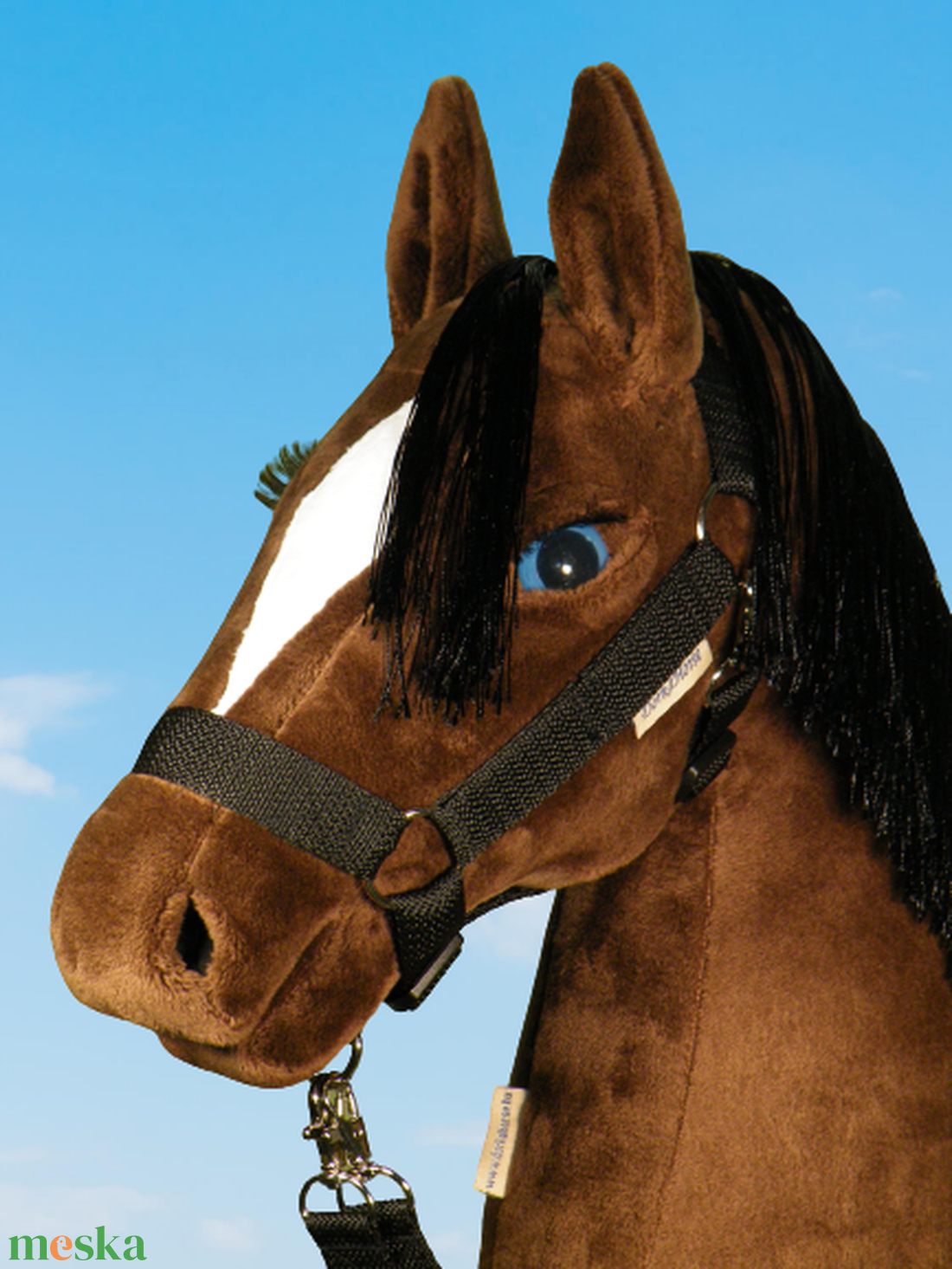 DorkaHorse seprűnyél ló, választható színben fekete kötőfékkel és szárral - játék & sport - plüssállat & játékfigura - ló - Meska.hu