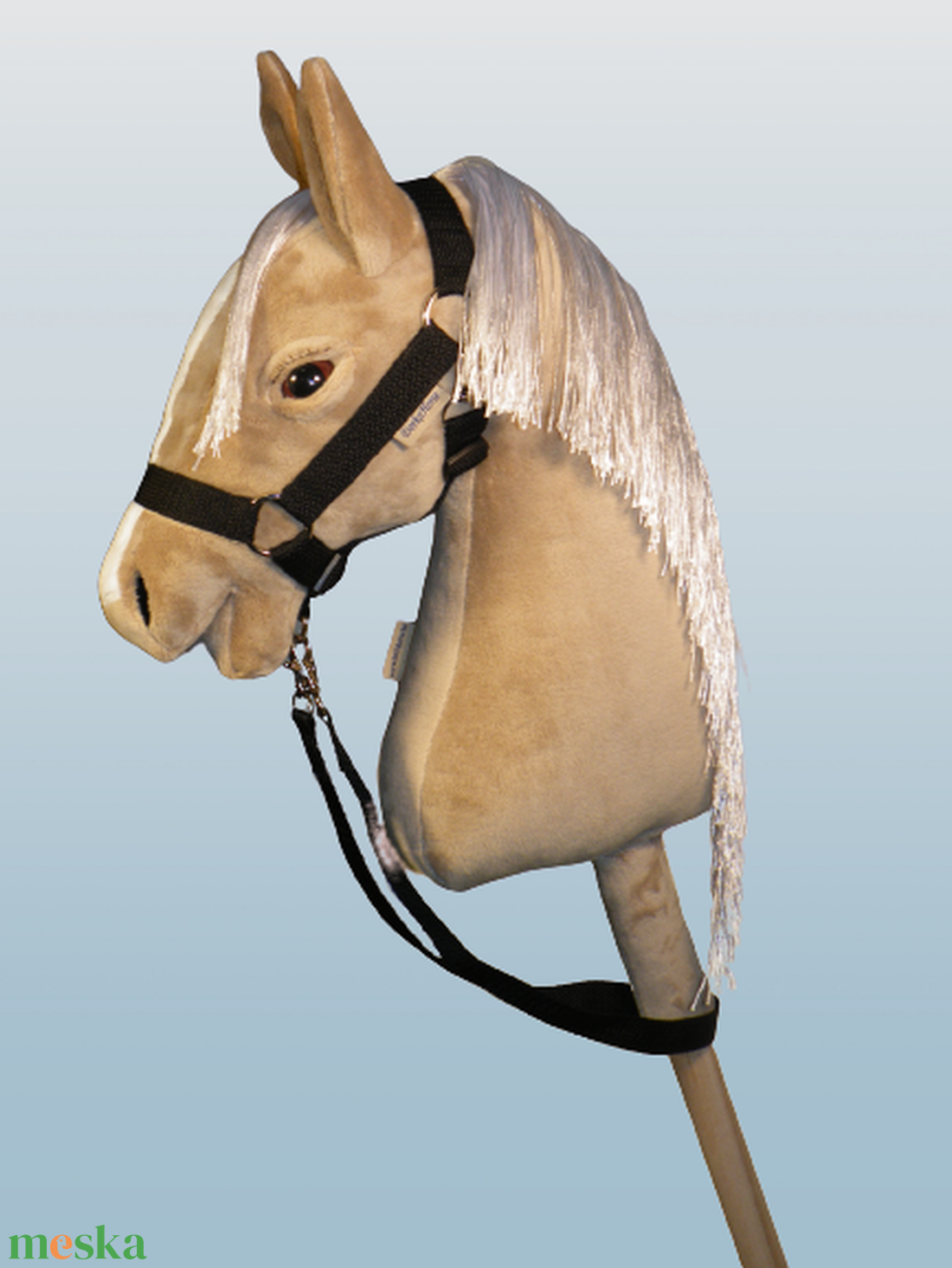 DorkaHorse seprűnyél ló, választható színben fekete kötőfékkel és szárral - játék & sport - plüssállat & játékfigura - ló - Meska.hu DorkaHorse seprűnyél ló, választható színben fekete kötőfékkel és szárral - játék & sport - plüssállat & játékfigura - ló - Meska.hu