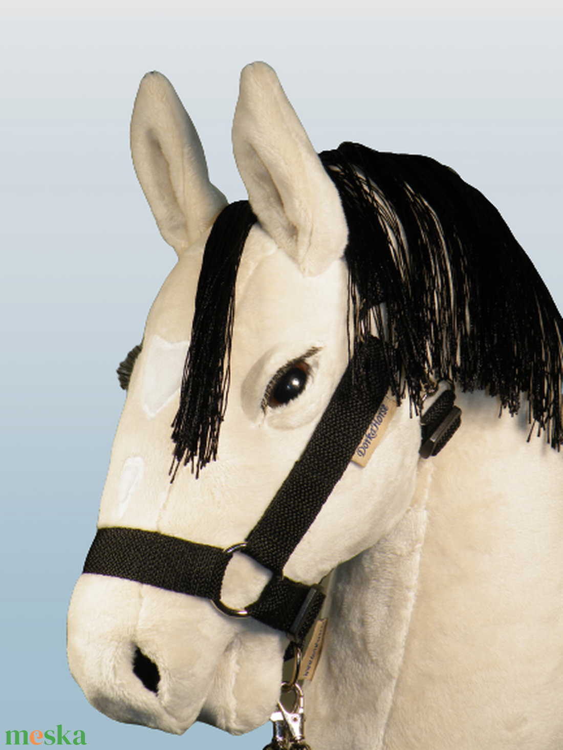 DorkaHorse seprűnyél ló, választható színben fekete kötőfékkel és szárral - játék & sport - plüssállat & játékfigura - ló - Meska.hu DorkaHorse seprűnyél ló, választható színben fekete kötőfékkel és szárral - játék & sport - plüssállat & játékfigura - ló - Meska.hu