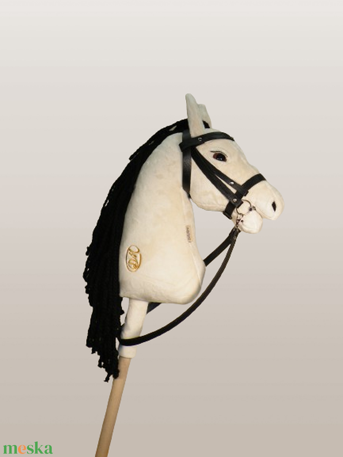 DorkaHorse seprűnyél ló, kantárral és szárral - játék & sport - plüssállat & játékfigura - ló - Meska.hu DorkaHorse seprűnyél ló, kantárral és szárral - játék & sport - plüssállat & játékfigura - ló - Meska.hu