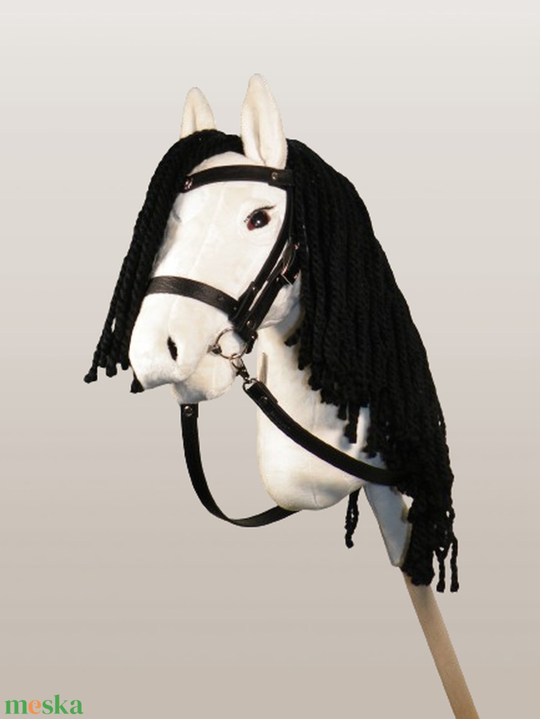 DorkaHorse seprűnyél ló, kantárral és szárral - játék & sport - plüssállat & játékfigura - ló - Meska.hu DorkaHorse seprűnyél ló, kantárral és szárral - játék & sport - plüssállat & játékfigura - ló - Meska.hu