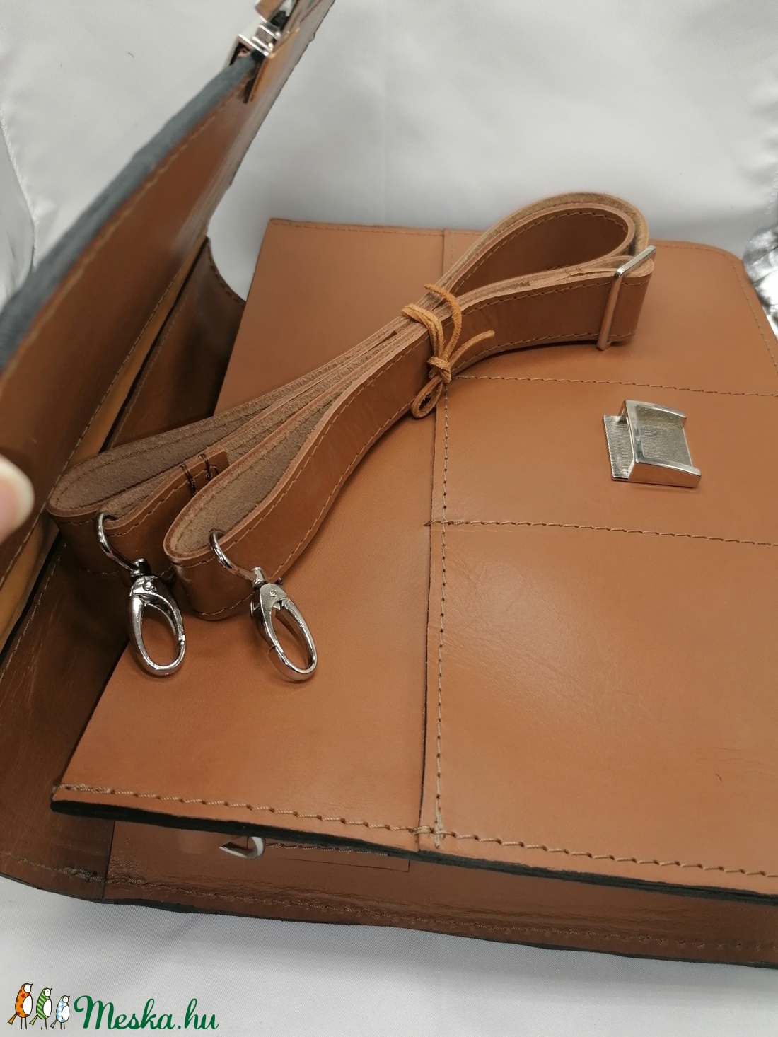 Bézs marhabőr aktatáska - táska & tok - kézitáska & válltáska - vállon átvethető táska - Meska.hu