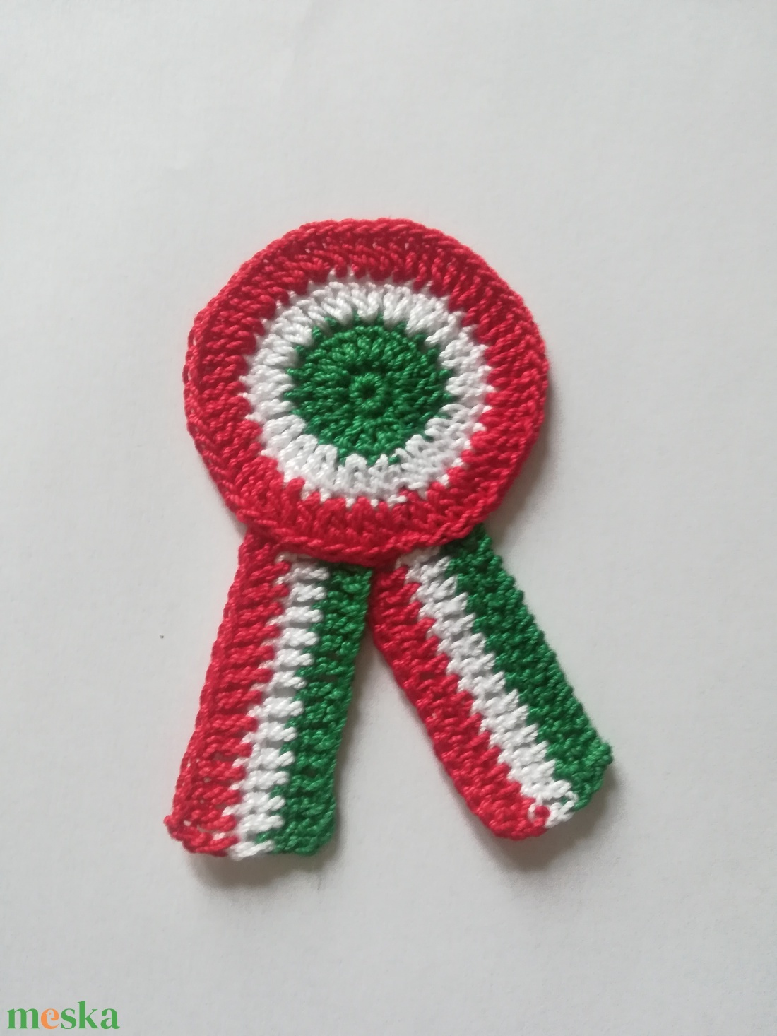Horgolt kokárda - ékszer - kitűző és bross - kitűző - Meska.hu Horgolt kokárda - ékszer - kitűző és bross - kitűző - Meska.hu