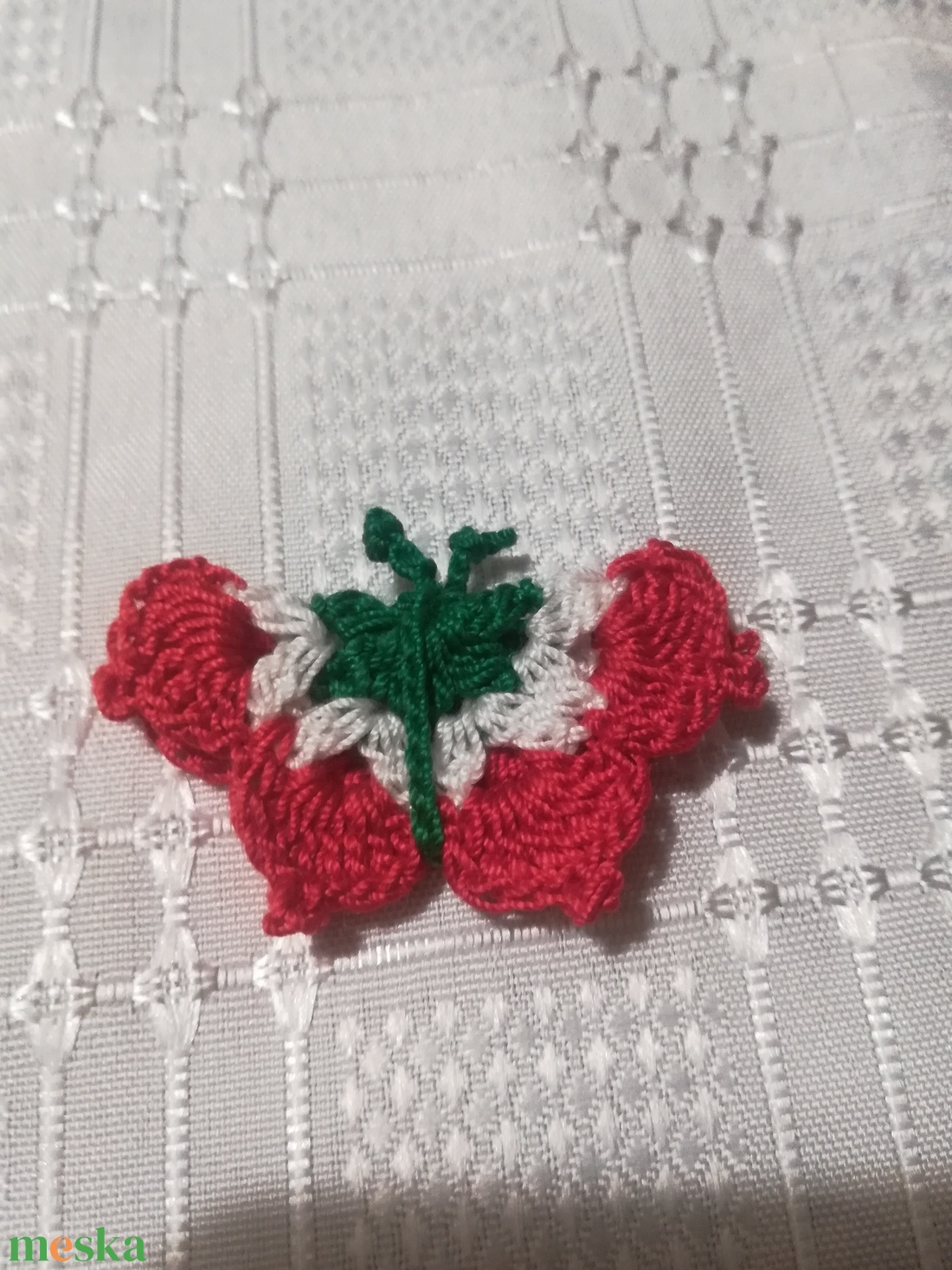 Horgolt pillangó kokárda - ékszer - kitűző és bross - kitűző - Meska.hu Horgolt pillangó kokárda - ékszer - kitűző és bross - kitűző - Meska.hu