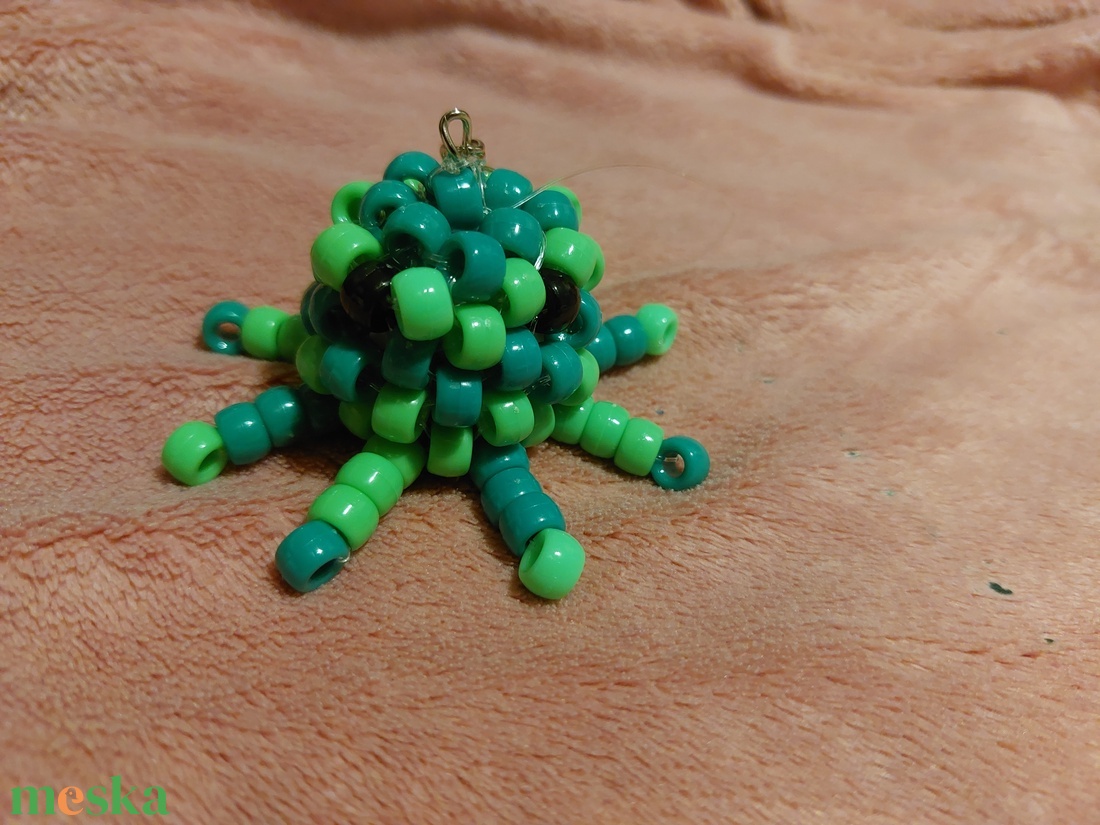 Zöld Polip kulcstartó gyöngyből - táska & tok - kulcstartó & táskadísz - kulcstartó - Meska.hu