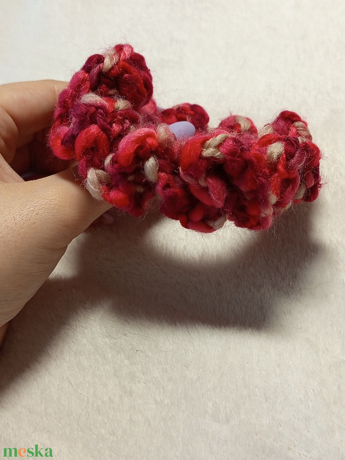 Horgolt pirosas scrunchie hajgumi  - ruha & divat - hajdísz & hajcsat - hajgumi - Meska.hu