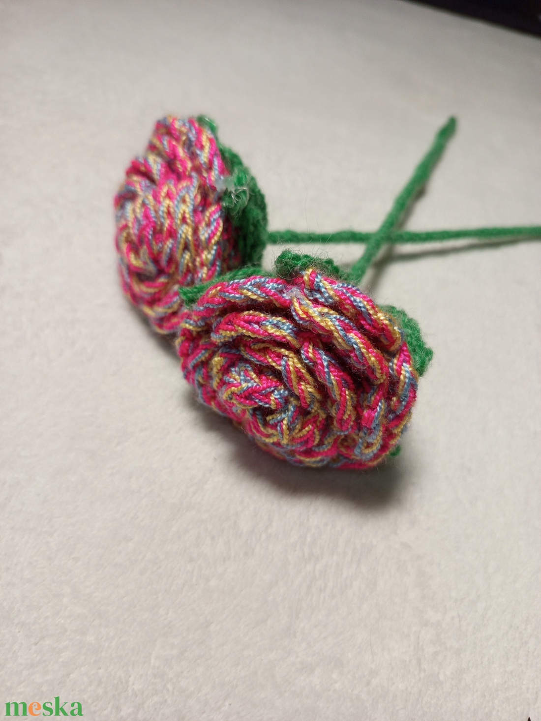 Horgolt szivárvány rózsa szál  - otthon & életmód - dekoráció - virágdísz és tartó - csokor & virágdísz - Meska.hu