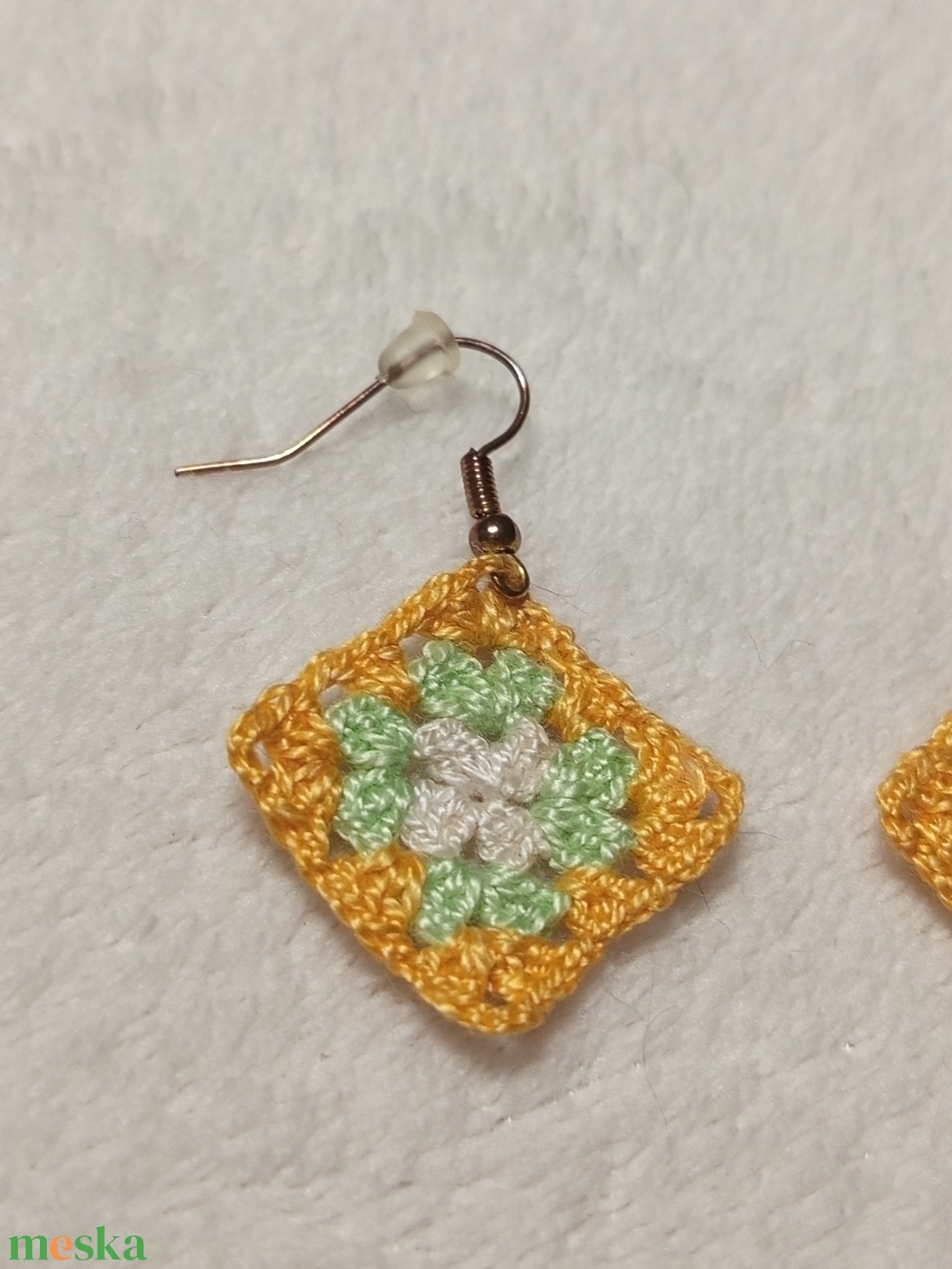 Horgolt négyzet fülbevaló  - ékszer - fülbevaló - lógó fülbevaló - Meska.hu