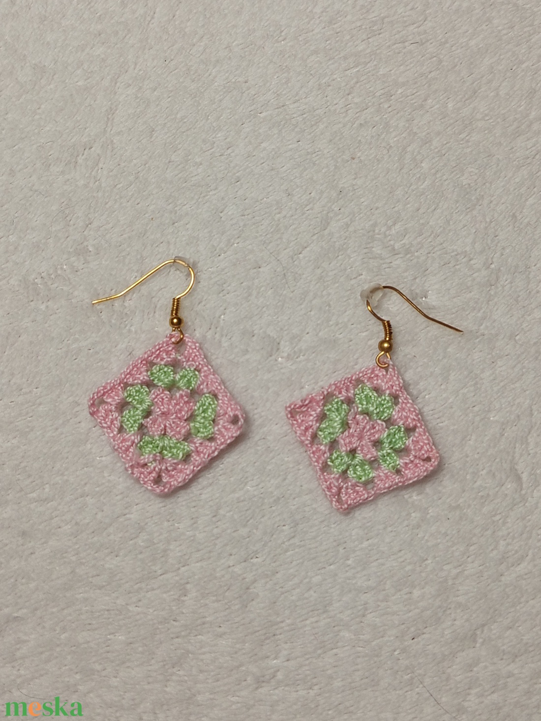 Horgolt négyzet fülbevaló  - ékszer - fülbevaló - lógó fülbevaló - Meska.hu