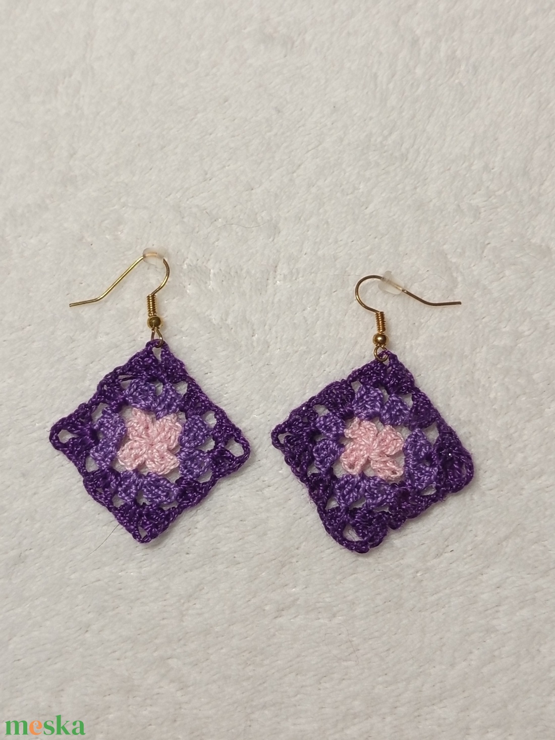 Horgolt négyzet fülbevaló  - ékszer - fülbevaló - lógó fülbevaló - Meska.hu