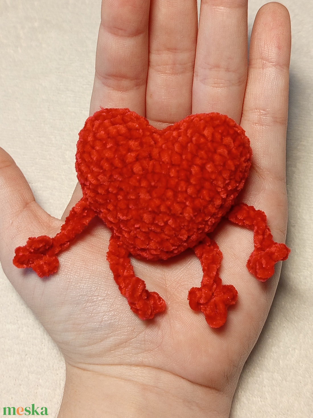 Horgolt szívecske plüss  - játék & sport - plüssállat & játékfigura - más figura - Meska.hu