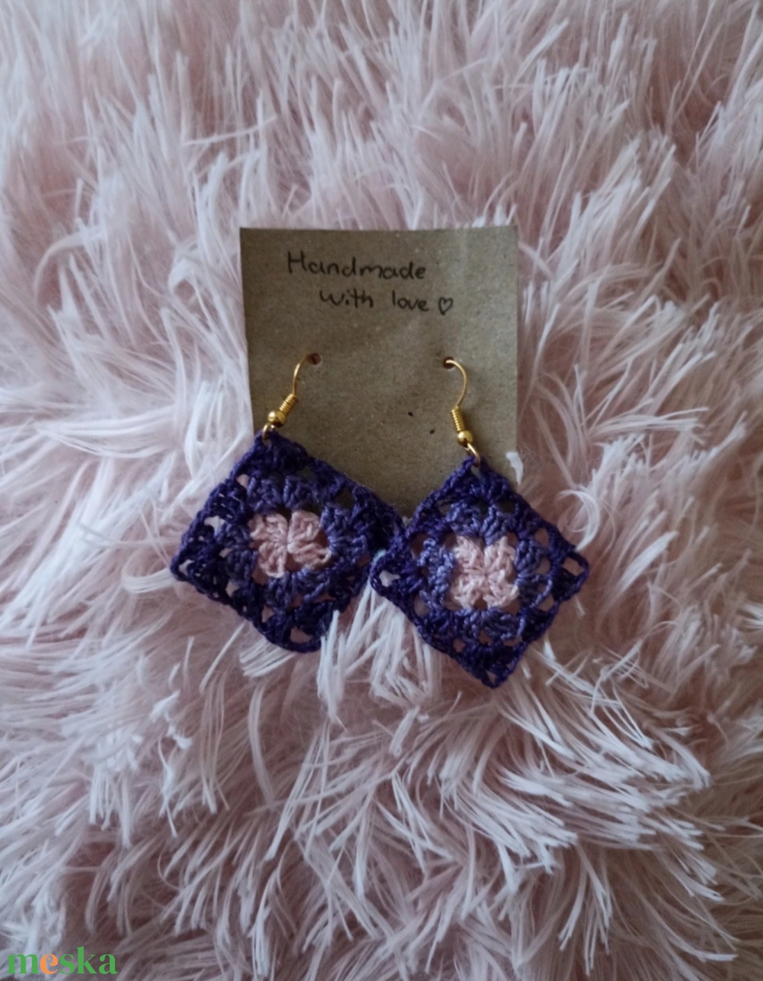 Horgolt lila négyzet fülbevaló  - ékszer - fülbevaló - lógó fülbevaló - Meska.hu