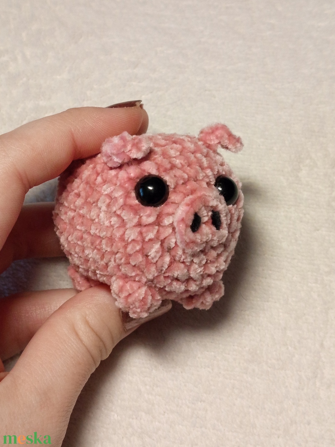 Cuki horgolt rózsaszín mini malac plüss  - játék & sport - plüssállat & játékfigura - malac - Meska.hu