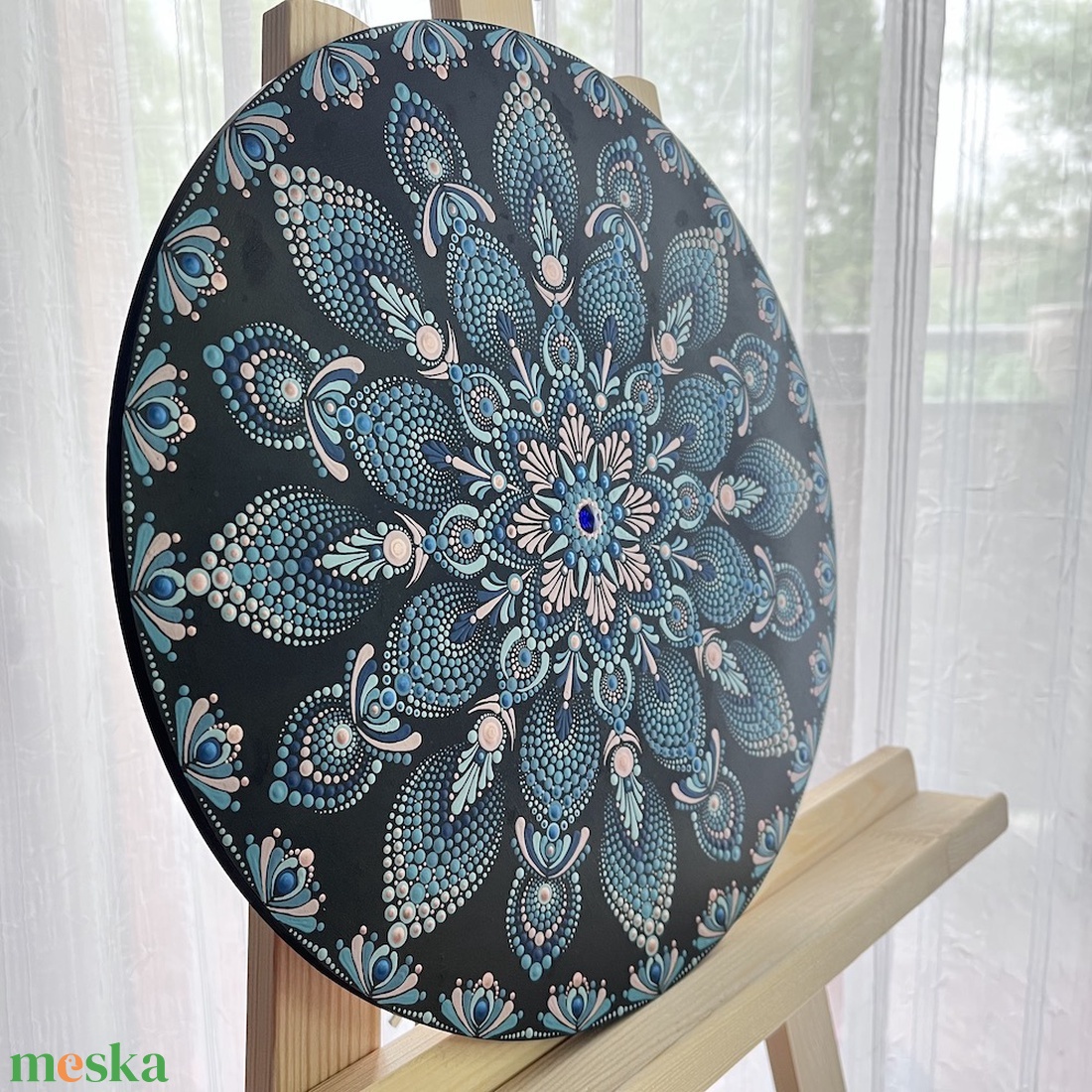 Pontozott mandala Swarovski kristállyal - átmérő 35cm - otthon & életmód - dekoráció - fali és függő dekoráció - falra akasztható dekor - Meska.hu Pontozott mandala Swarovski kristállyal - átmérő 35cm - otthon & életmód - dekoráció - fali és függő dekoráció - falra akasztható dekor - Meska.hu
