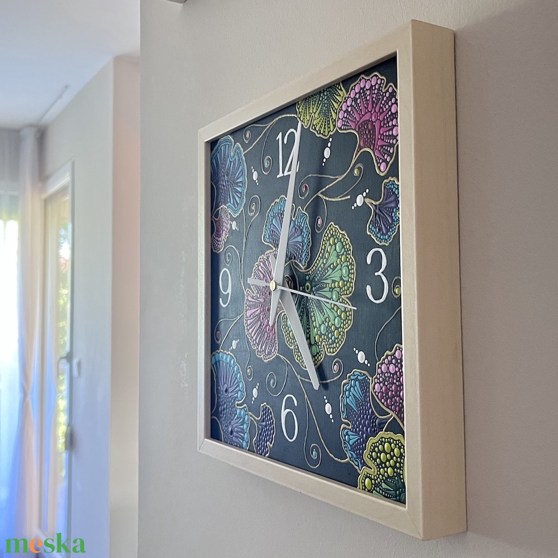 Falióra képkeretben, festett biloba levéllel - 25 x 25 cm - otthon & életmód - dekoráció - fali és függő dekoráció - falióra & óra - Meska.hu Falióra képkeretben, festett biloba levéllel - 25 x 25 cm - otthon & életmód - dekoráció - fali és függő dekoráció - falióra & óra - Meska.hu