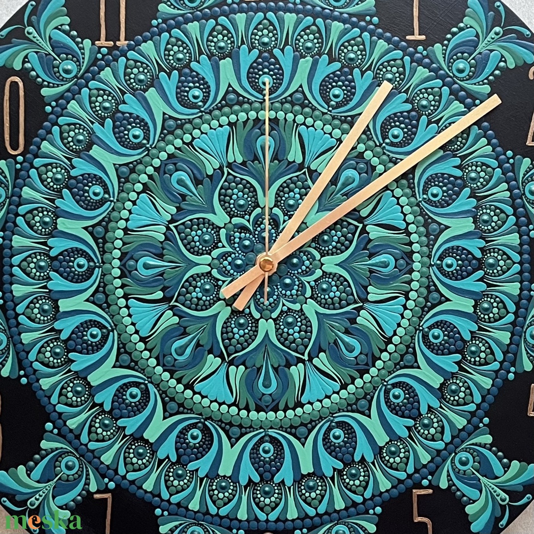 Tengerzöld-arany mandala falióra, átmérő 35 cm - otthon & életmód - dekoráció - fali és függő dekoráció - falióra & óra - Meska.hu