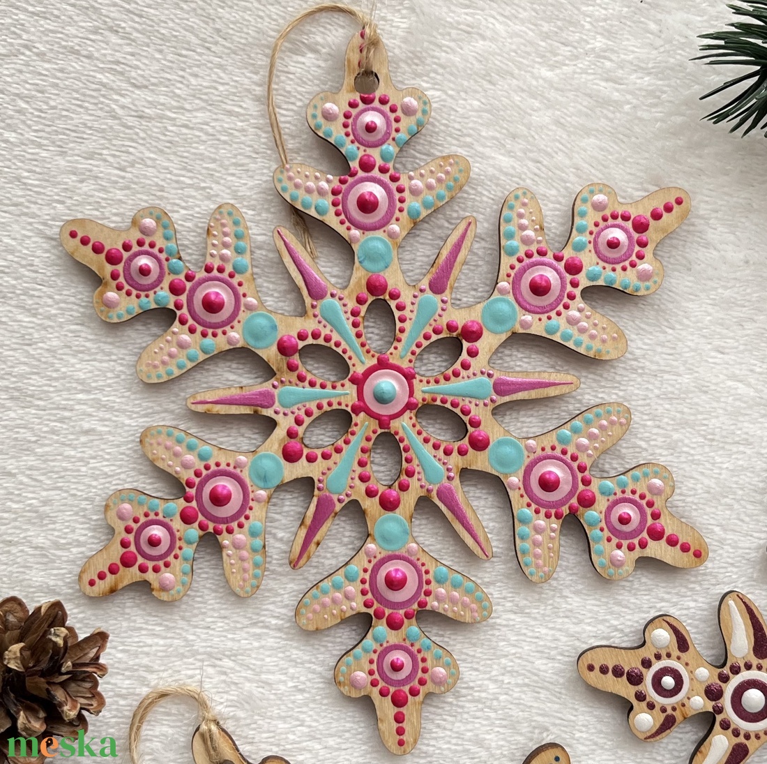 Karácsonyfadísz - pink és türkiz jégvirág / Hópehely mandala (15 cm, kétoldalas) - karácsony - karácsonyi lakásdekoráció - karácsonyfadíszek - Meska.hu