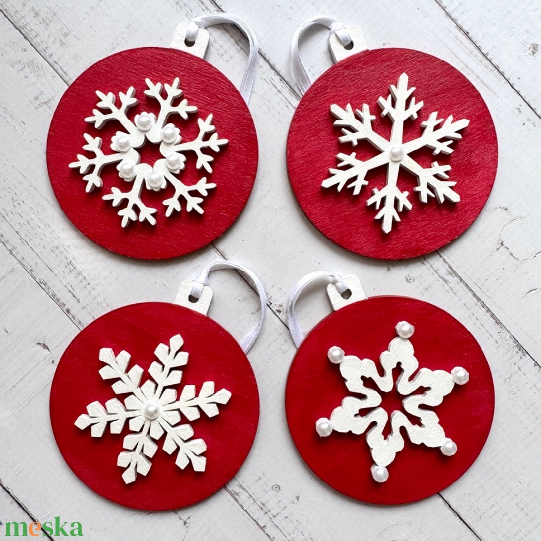 DIY 4 db hópelyhes piros karácsonyfadísz - diy (csináld magad) - egységcsomag - Meska.hu DIY 4 db hópelyhes piros karácsonyfadísz - diy (csináld magad) - egységcsomag - Meska.hu