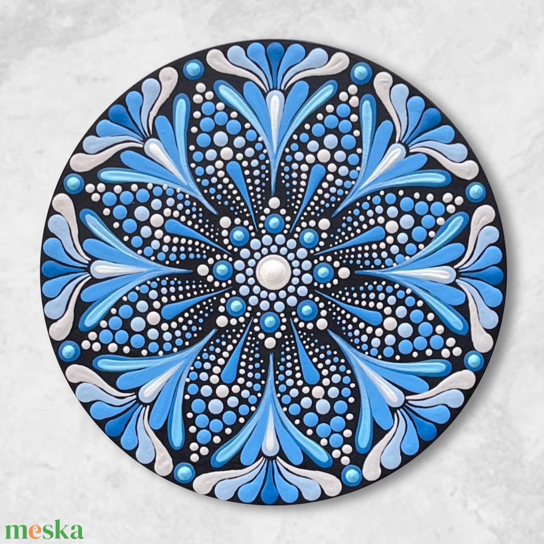 Kék és Fehér Mandala Hűtőmágnes (13,5 cm)  Kézzel Pontozott - otthon & életmód - konyhafelszerelés, tálalás - konyhai dekoráció - hűtőmágnes - Meska.hu