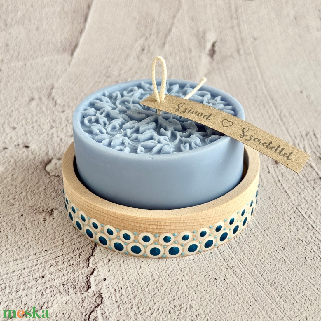Kézműves gyertya fa tálkában, kék szójaviasz dekoráció virág / falevél mintával - otthon & életmód - gyertya, illat, aroma - gyertya - Meska.hu
