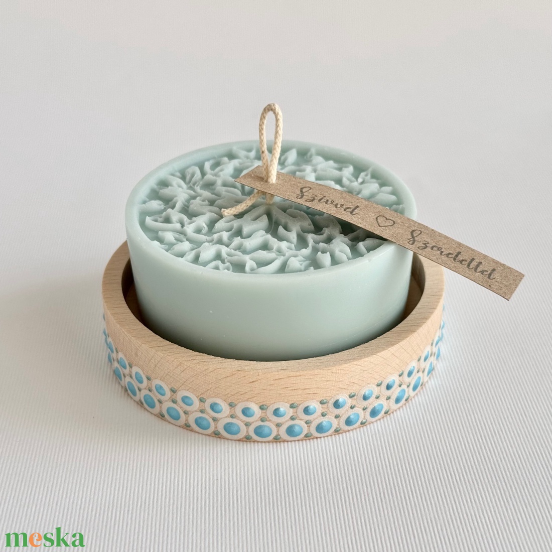 Kézműves gyertya fa tálkában, jégkék szójaviasz dekoráció virág / falevél mintával - otthon & életmód - gyertya, illat, aroma - gyertya - Meska.hu
