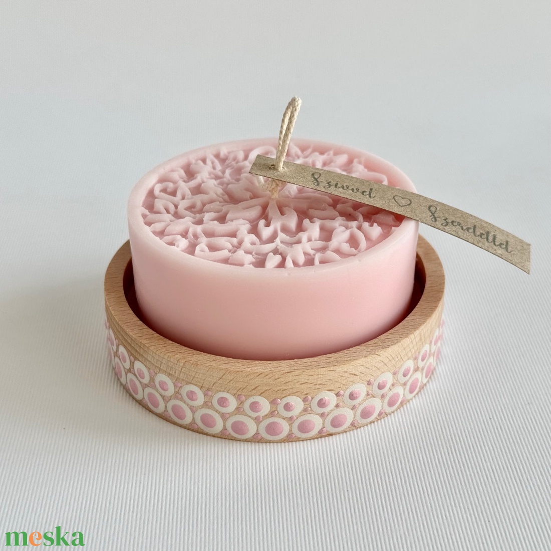 Kézműves gyertya fa tálkában, babarózsaszín szójaviasz dekoráció virág / falevél mintával - otthon & életmód - gyertya, illat, aroma - gyertya - Meska.hu