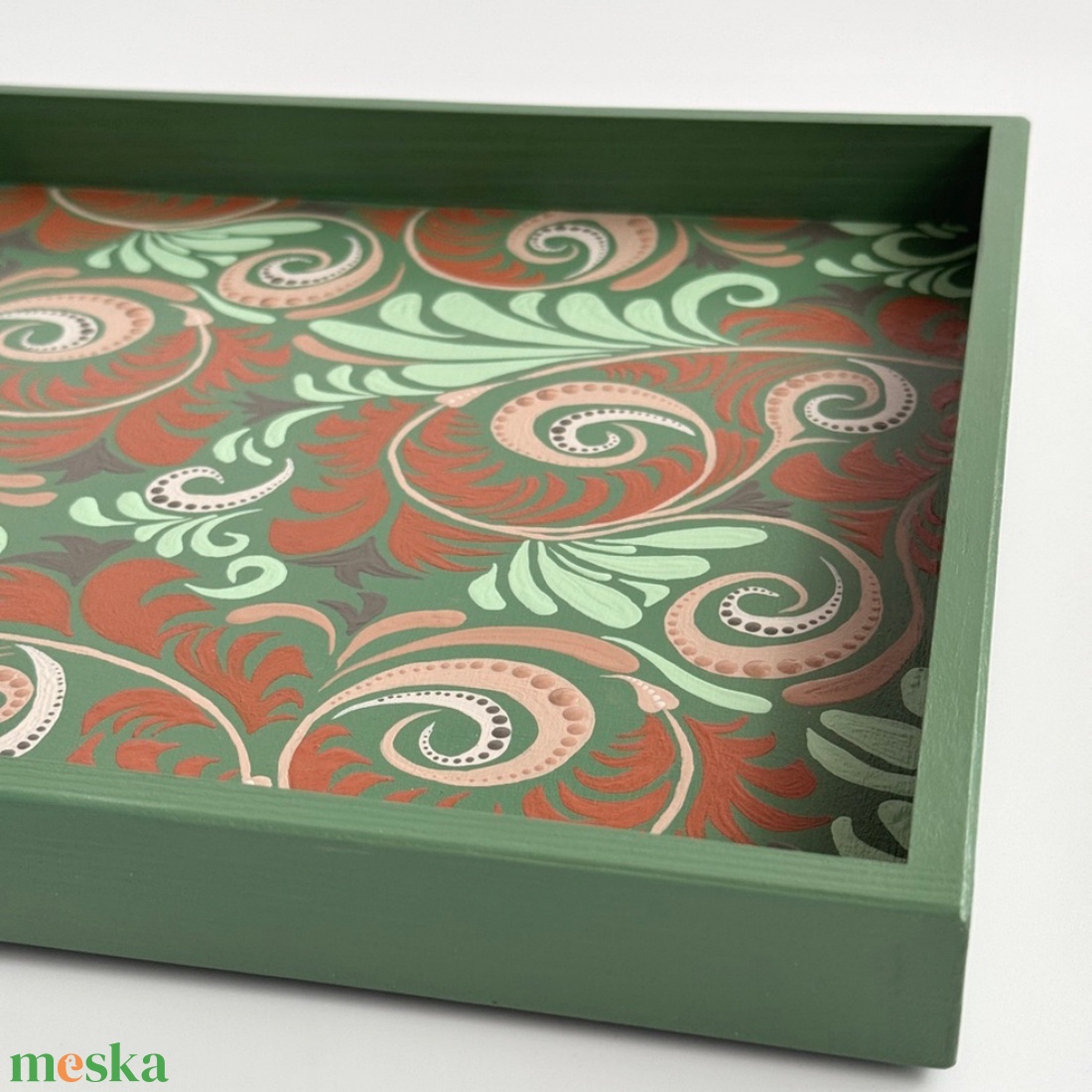 Olívazöld indás dísztálca � Kézzel festett fa kínáló (30x30 cm) - otthon & életmód - konyhafelszerelés, tálalás - tálalás - tálca - Meska.hu