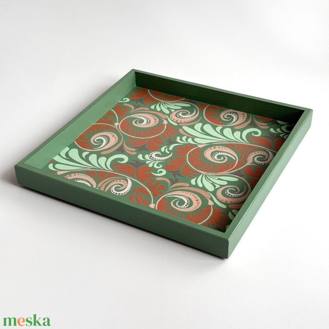 Olívazöld indás dísztálca � Kézzel festett fa kínáló (30x30 cm) - otthon & életmód - konyhafelszerelés, tálalás - tálalás - tálca - Meska.hu